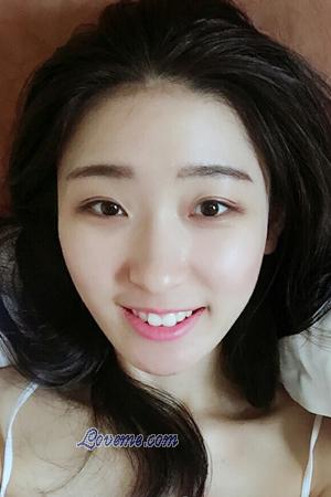 165911 - XiaoFei Age: 27 - China