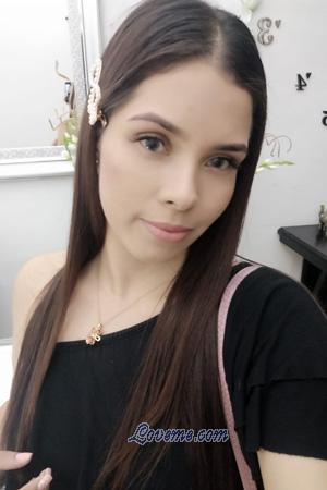 205223 - Daniela Age: 28 - Colombia