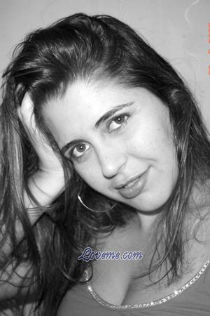 72885 - Daniele Age: 33 - Brazil